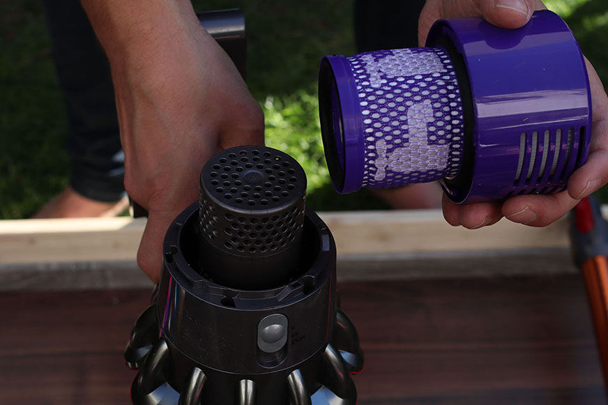 Herausnehmen HEPA-Filter V10 Absolute